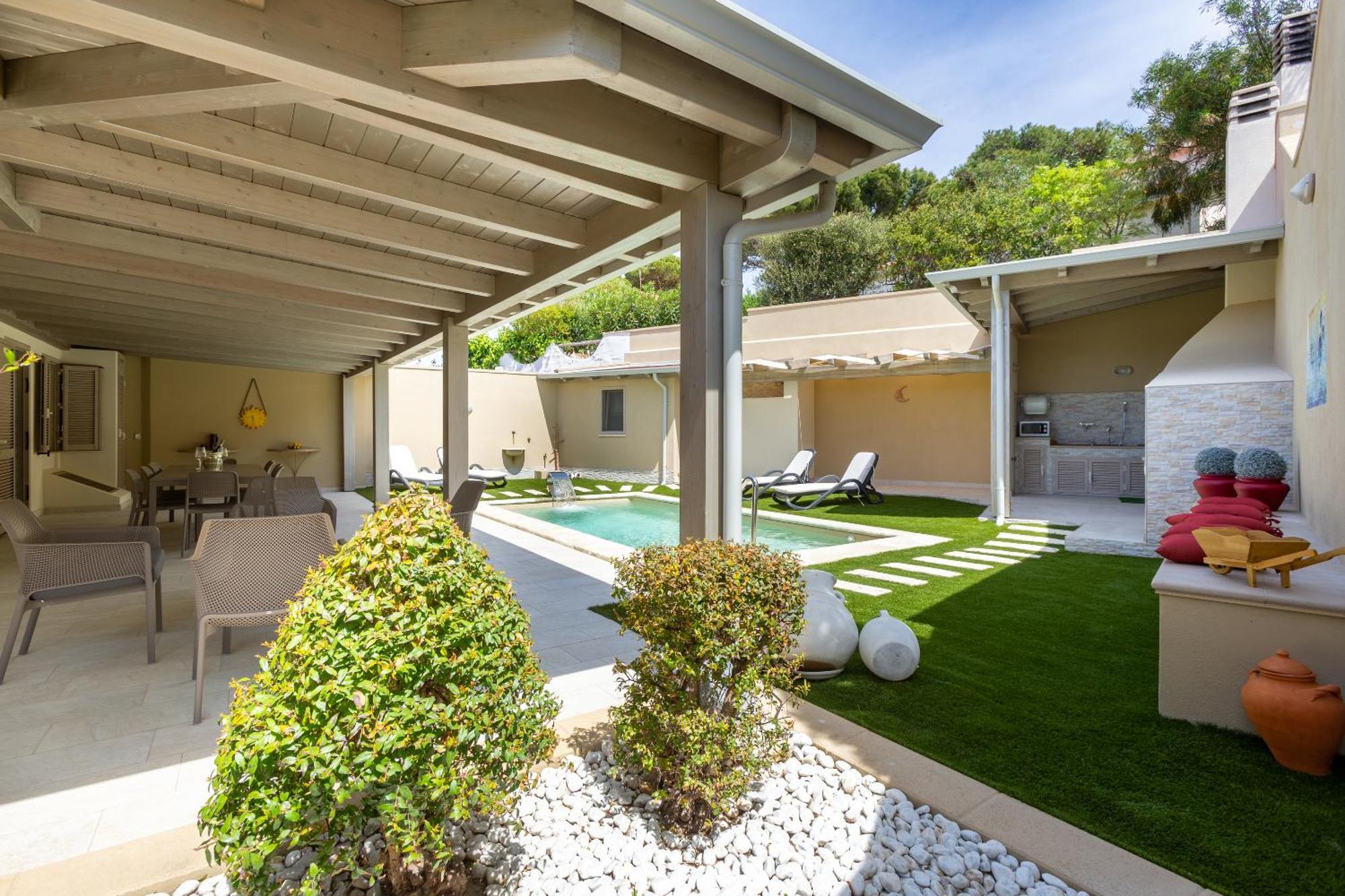 Rachele 2 Private Pools * Porto Pino