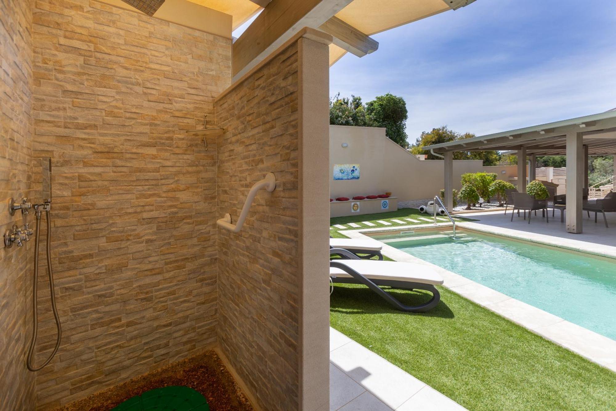Rachele 2 Private Pools Villa *