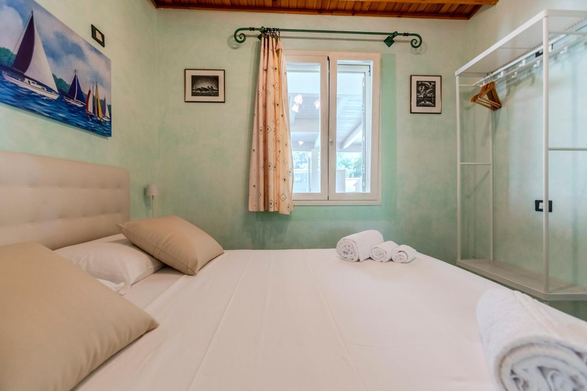 Rachele 2 Private Pools * Porto Pino